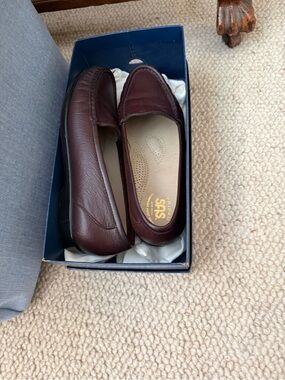 SAS Simplify Antique Wine Slip-On Shoes